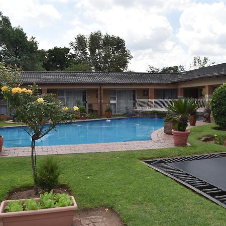 African Elephant Guesthouse Germiston Bagian luar foto