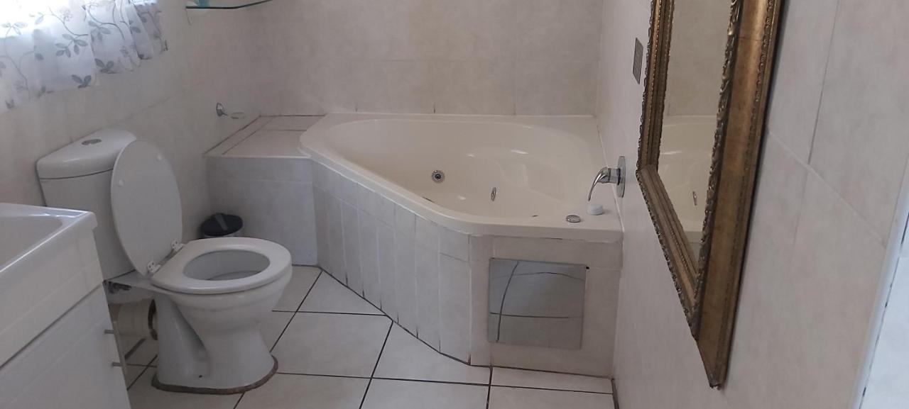 African Elephant Guesthouse Germiston Bagian luar foto