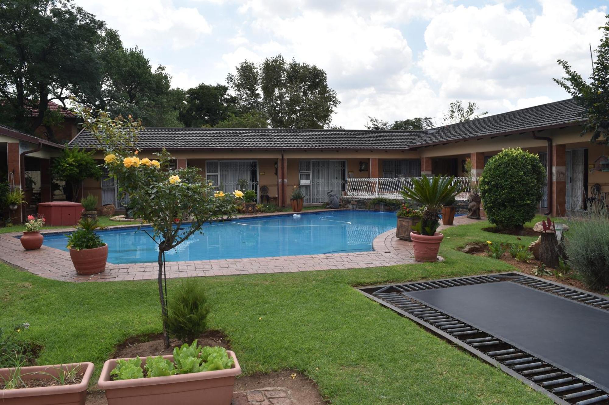 African Elephant Guesthouse Germiston Bagian luar foto